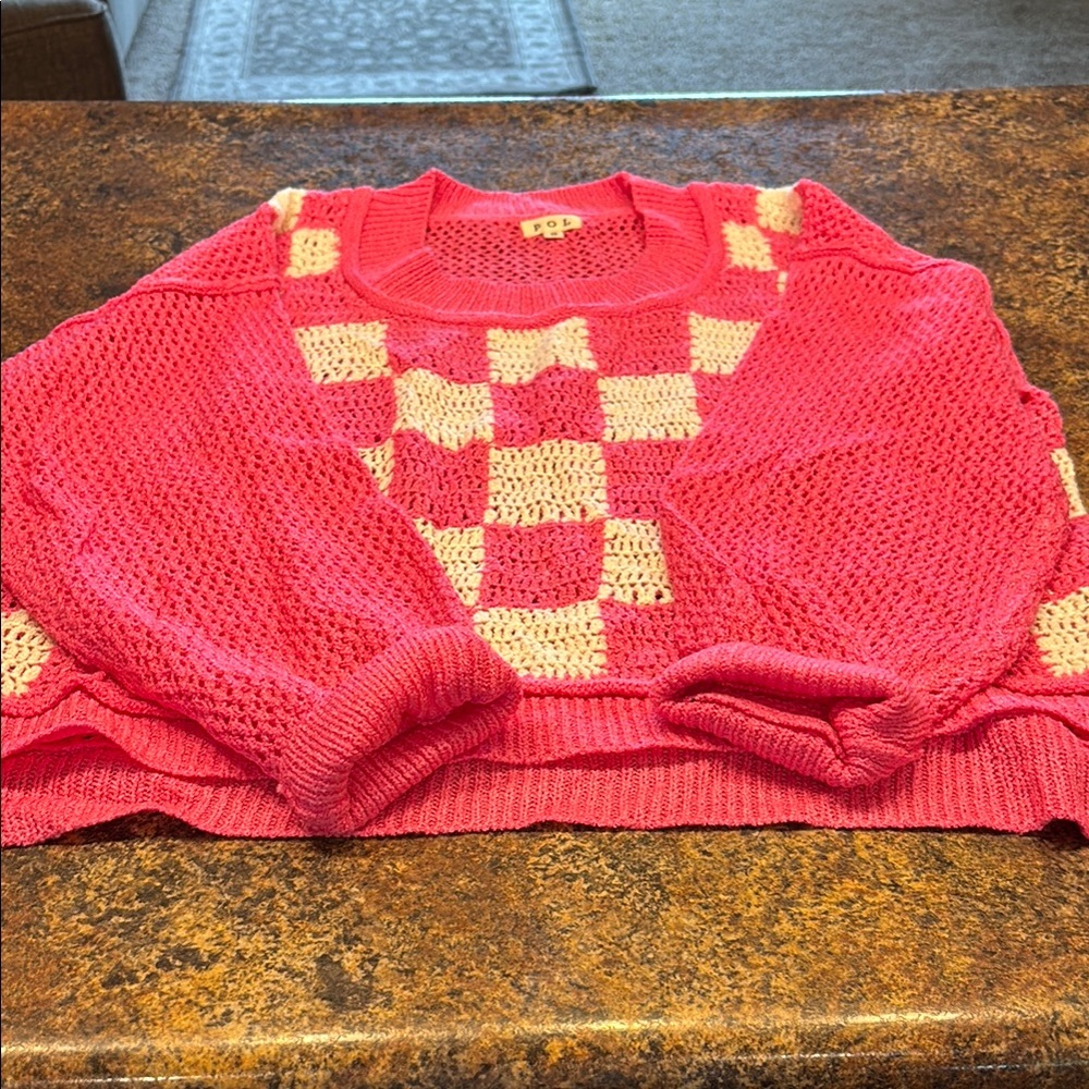 POL Geometric Knit Crew Neck Sweater in Pink and Cream
